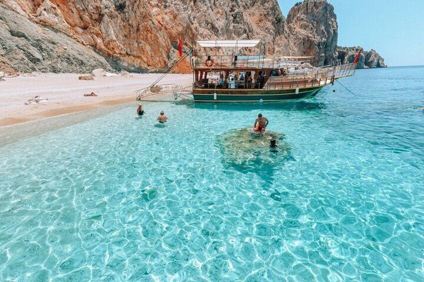 Day Tour to Suluada by Boat