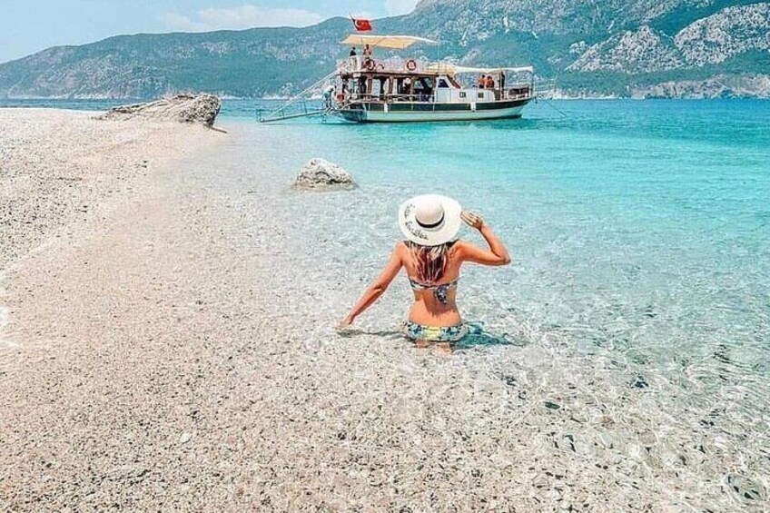 Day Tour to Suluada by Boat