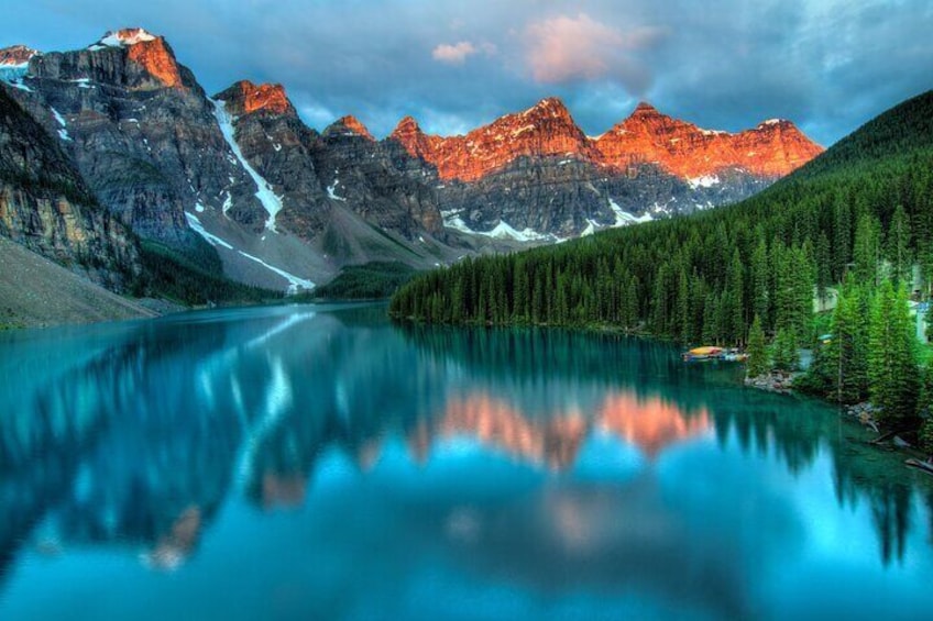 Full Day Private Tour of Moraine Lake & Banff from Calgary