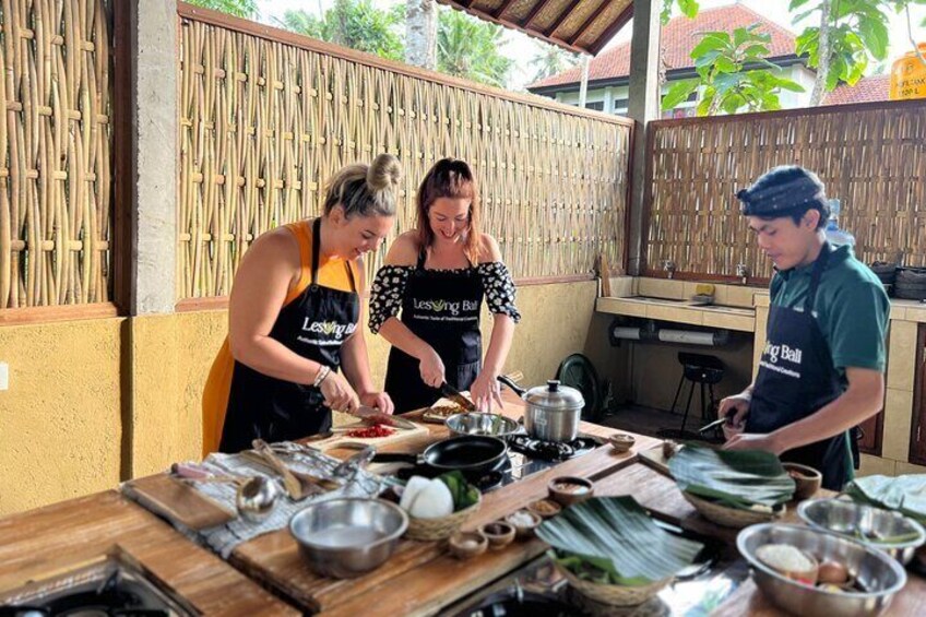 Evening Cooking Class with Romantic Dinner in Ubud