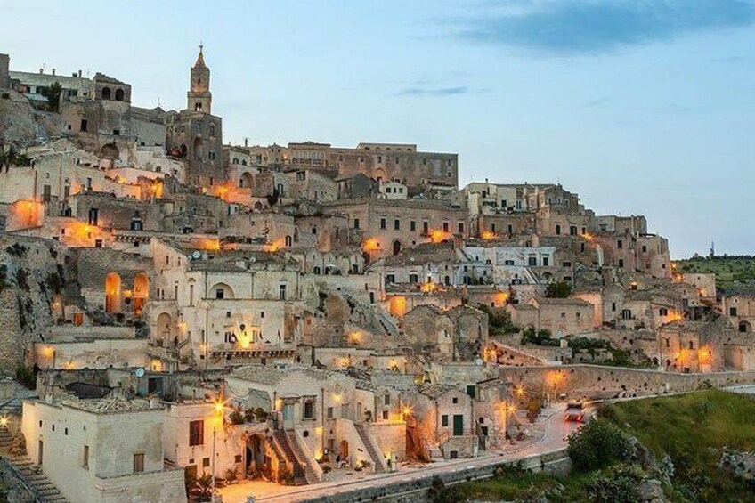 Matera private walking tour with visit of a cave house and church