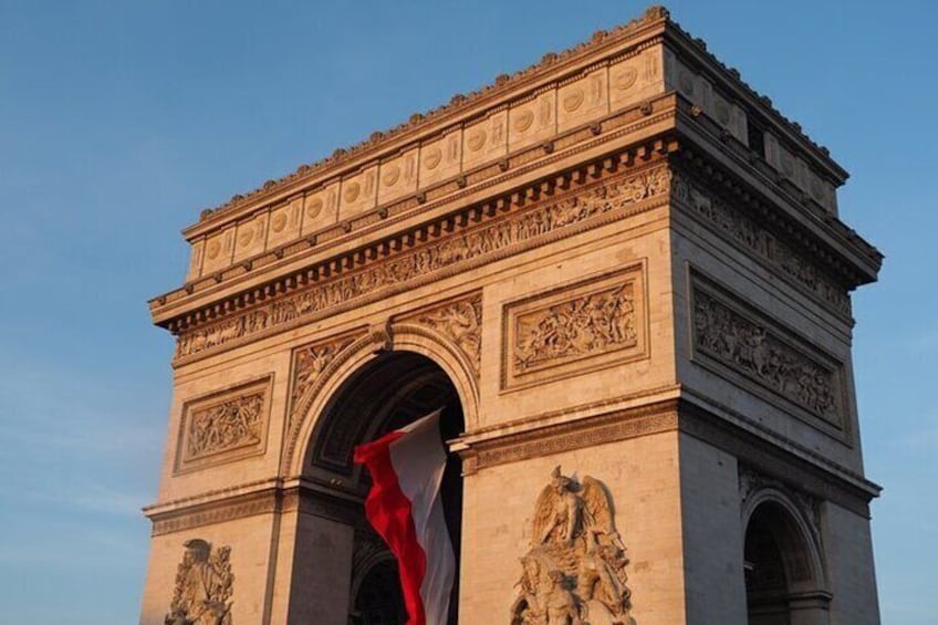 Shared Arc de Triomphe and Champs Élysées Tour in Paris