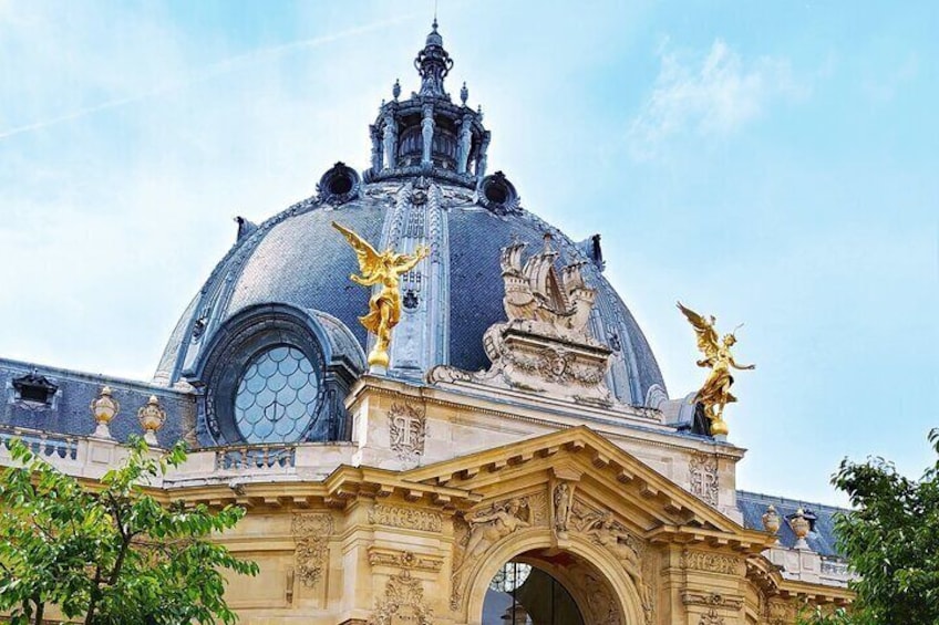 Shared Arc de Triomphe and Champs Élysées Tour in Paris