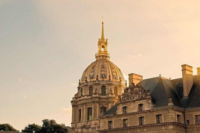 Shared Arc de Triomphe and Champs Élysées Tour in Paris