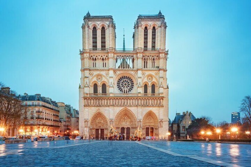  Notre-Dame Outdoor ONLY with Skip The Line Sainte-Chapelle Entry