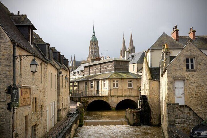 Full-Day Private Tour Omaha Beach and Bayeux from Cherbourg