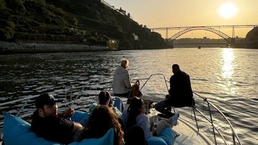 Douro River Cruise City Views, Welcome Drink & Porto wine