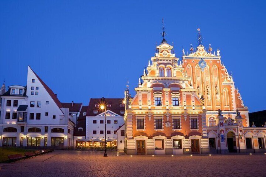 Private Custom Walking Tour with a Local Guide in Kaunas