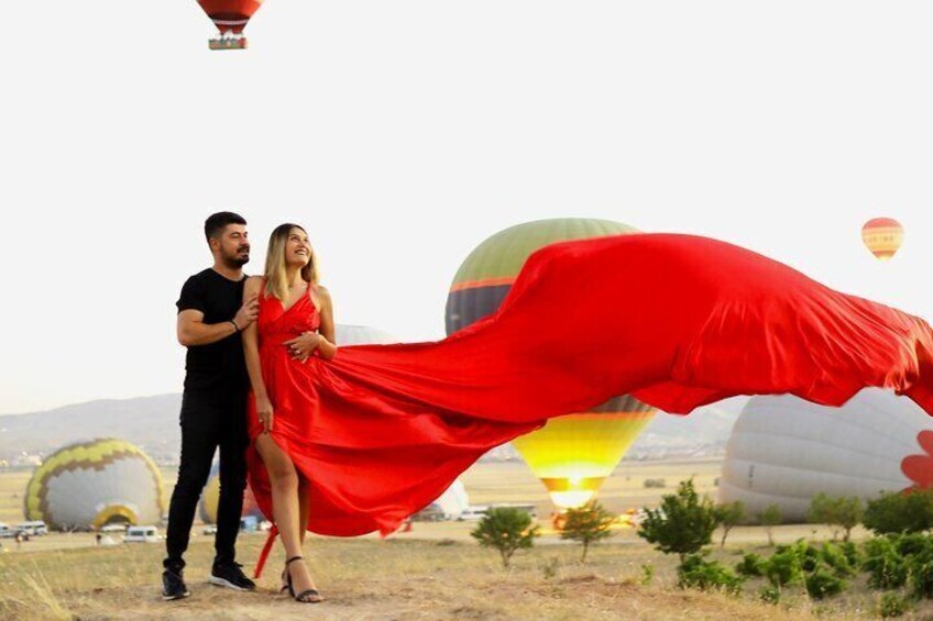 2 Hours Professional Photoshoot with Flying Dress in Cappadocia 