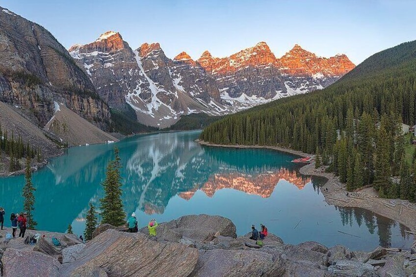 4-7 Hours Private Guided Tour in Lake Moraine and Lake Louise