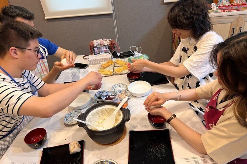Kimono experience and Japanese home-cooking lesson