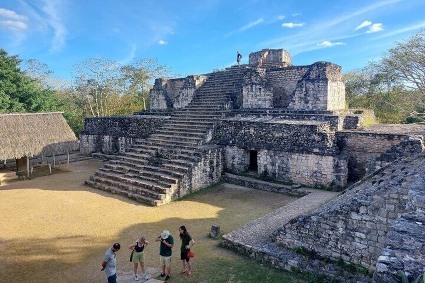 Private guide service in the archaeological zone of Ek Balam
