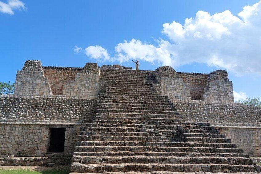 Private guide service in the archaeological zone of Ek Balam