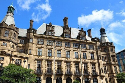 3 Hours Private Guided Walking Tour in Sheffield