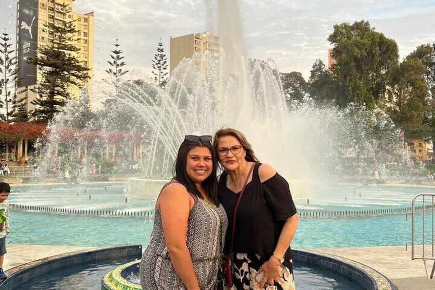 Magic Fountains with Dinner and Typical Dance Show