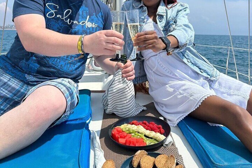 West Coast Sailing Tour of Mallorca with Drinks and Snacks
