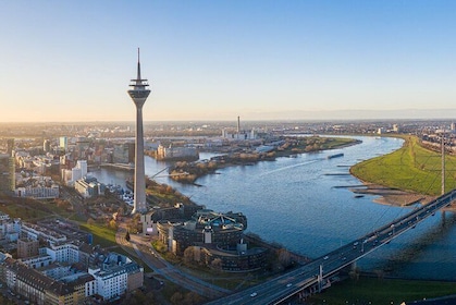 Dusseldorf : Private Walking tour with A Guide (Private Tour)