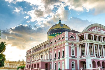 Private Guided Walking Tour in Manaus