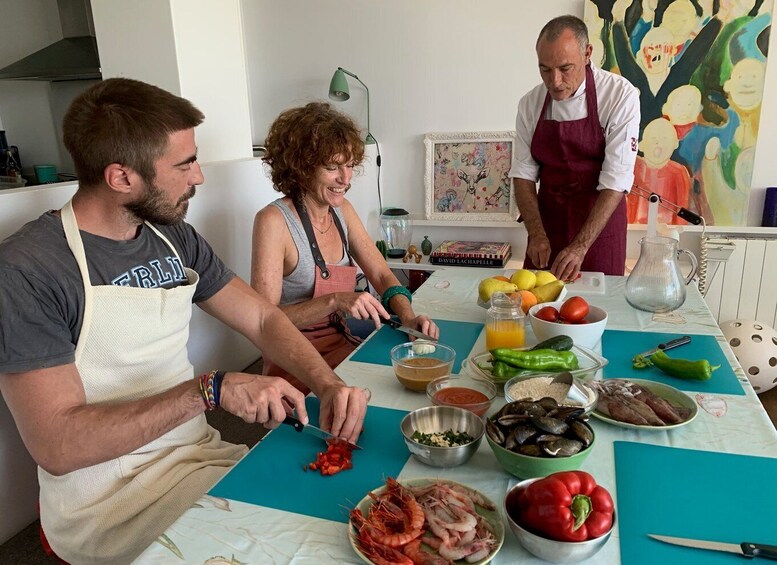 Barcelona: Paella Seafood Master Cooking Class with Sangria