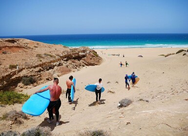 Lär dig surfa i norra delen av Fuerteventura!