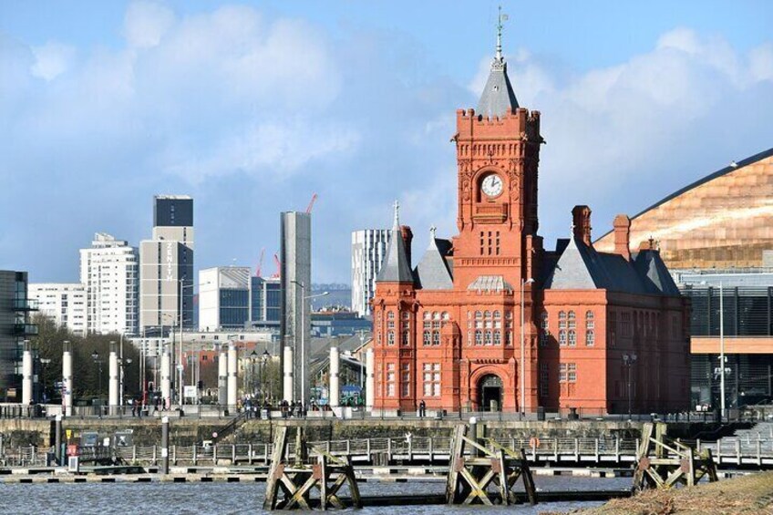 Private custom tour with a local guide Cardiff