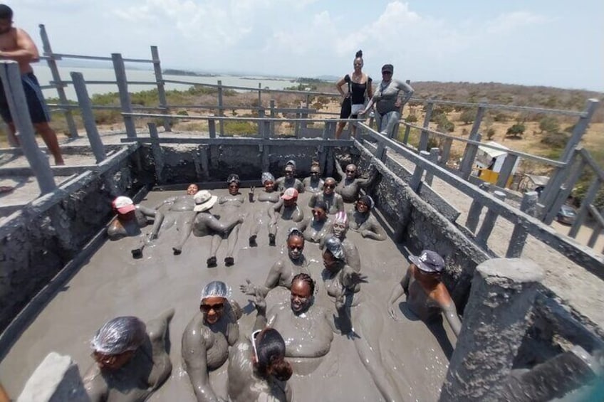 private tour to totumo volcano 