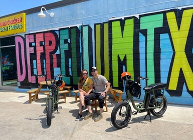 Recorrido en bicicleta eléctrica por Dallas Mural