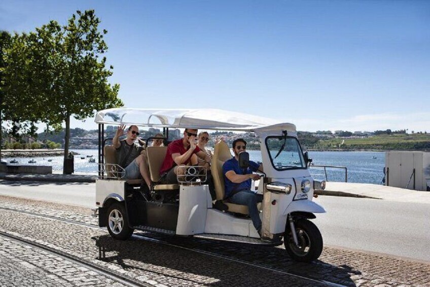 1 Hour Private Tuktuk Tour in Porto to Monastery and Cellars