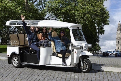 2 Hour Private Tuktuk Tour in Porto to Monastery and Cellars