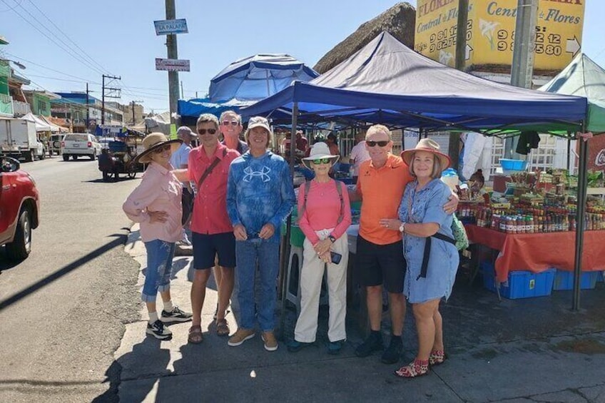 Seafood Market> Shrimp ladies