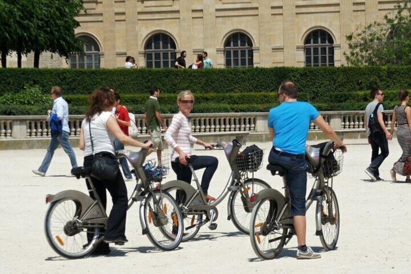 Paris Seine Bicycle Tour, Optional Louvre Entry Tickets
