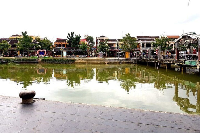 Hoi An town private walking tour with boat trip