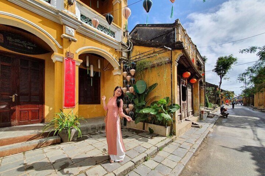 Hoi An town private walking tour with boat trip