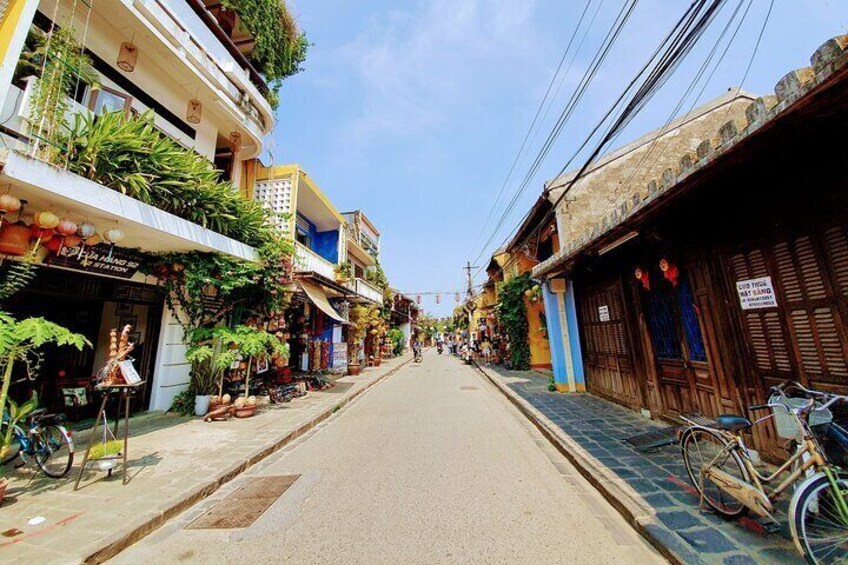 Hoi An town private walking tour with boat trip