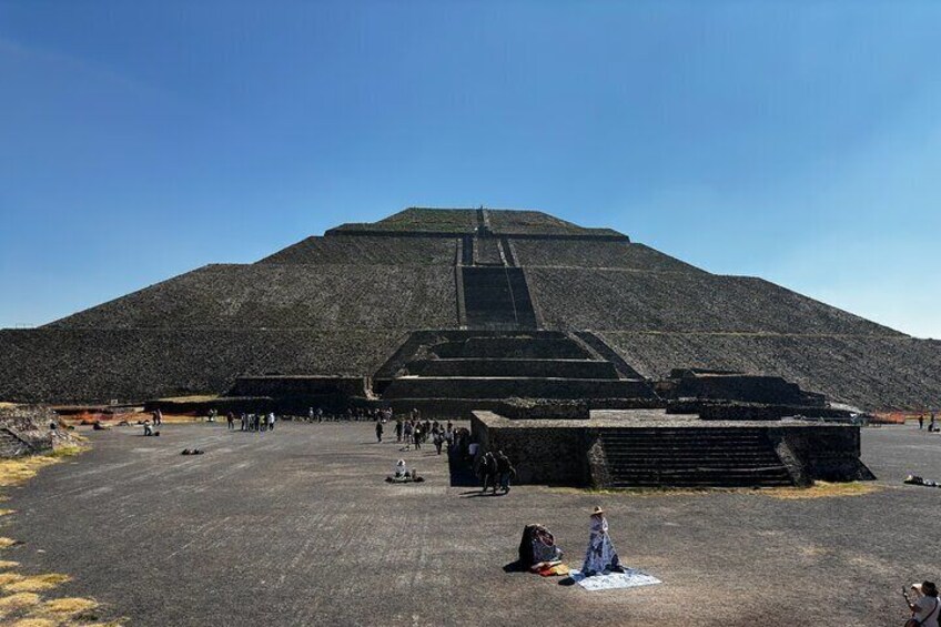 Teotihuacan: Exclusive Tour With Cave Restaurant + Basilica