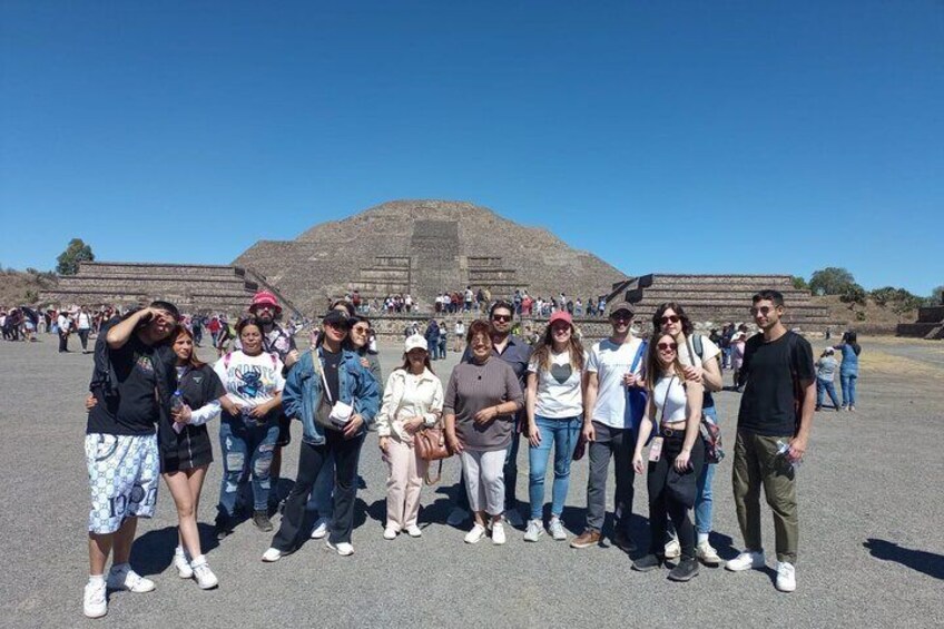 CDMX: Teotihuacan Tour with Transport, Basilica & Tlatelolco