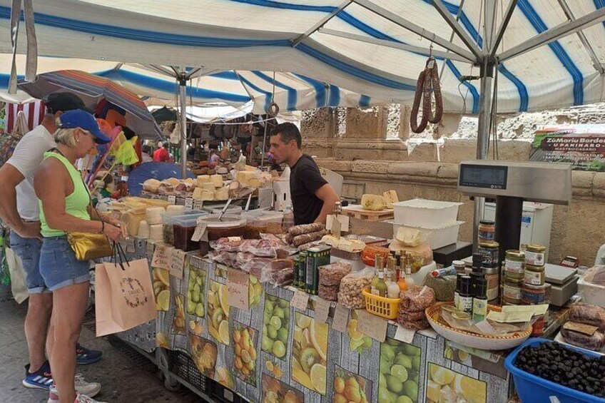 3 Hour Street Food Walking Tour in Siracusa