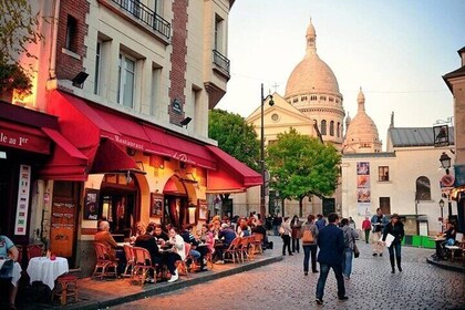 Montmartre und Sacré-Coeur mit den besten Reiseführern in Paris