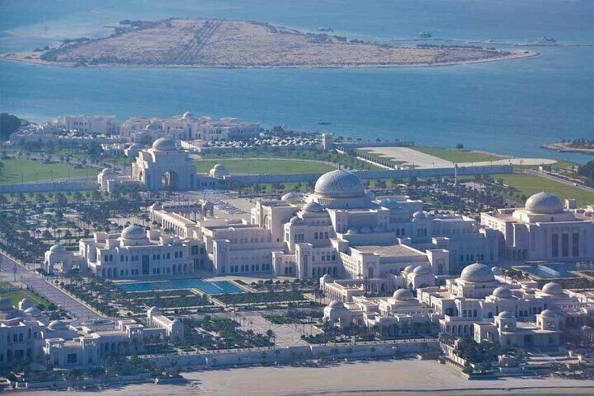 Abu Dhabi Tour with 17 Minutes Helicopter Ride
