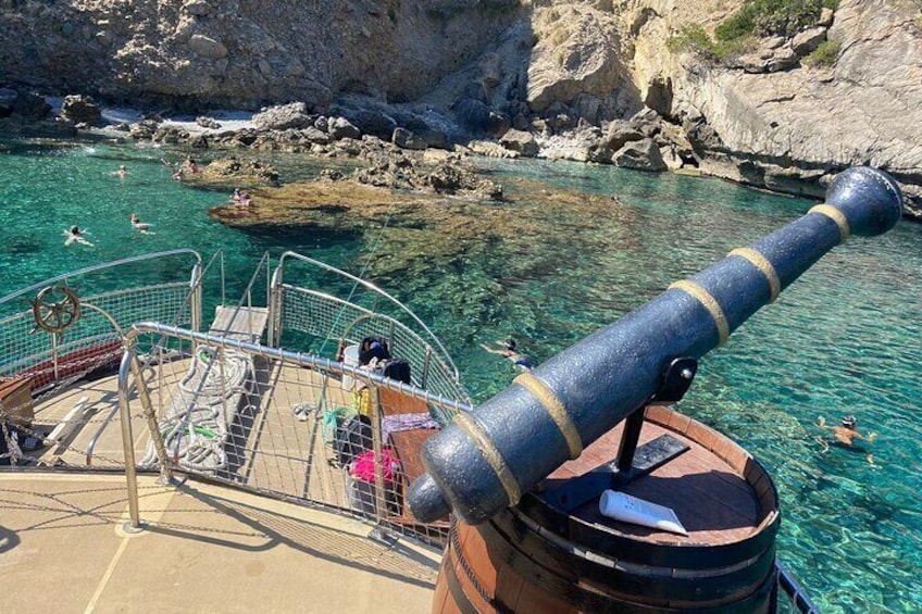 5-Hour Guided Robinson Boat Day Tour in Northern Mallorca