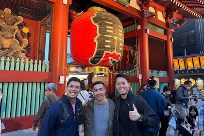 Tokyo: Asakusa Night Waling & Food Tour