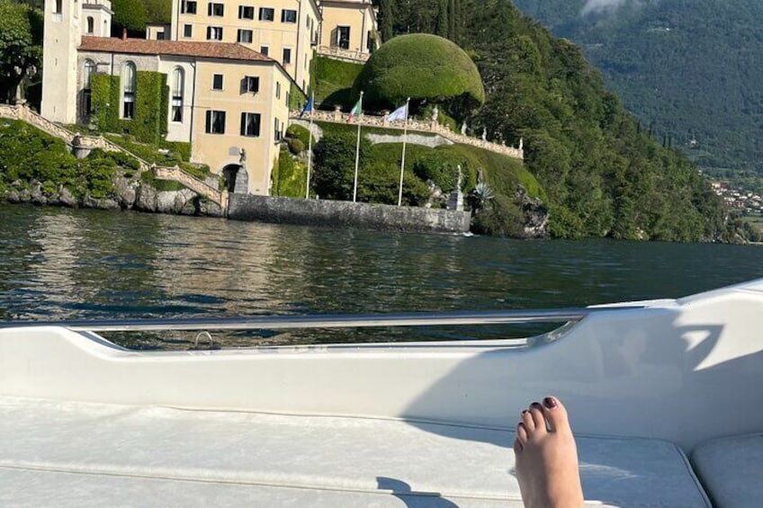 3 Hours Private Lake Escape Boat Tour in Bellagio