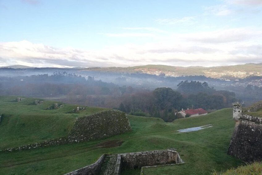 Tour Vigo and Santiago Compostela: Departure from Braga and Guimarães