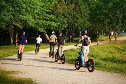 Off-road scooter outing between lakes and Pessac-Léognan vineyards