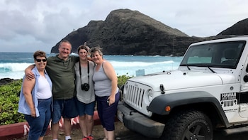 Private Guided Sightseeing Tour of Oahu by Jeep