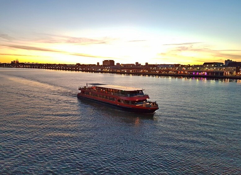 Picture 1 for Activity Bordeaux: 2-Hour River Dinner Cruise