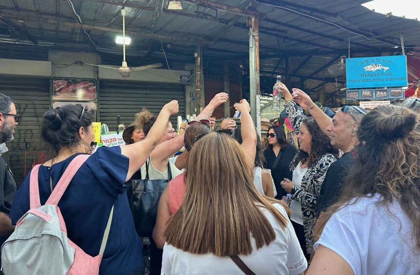 Tel Aviv: Carmel Market Food Tasting Tour “Shuk Hacarmel”