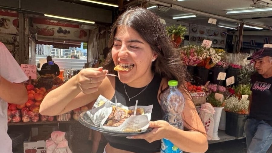 Tel Aviv: Carmel Market Food Tasting Tour “Shuk Hacarmel”