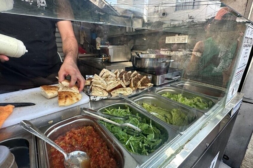 Tel Aviv: Market Food Tasting Tour at Shuk HaCarmel Private