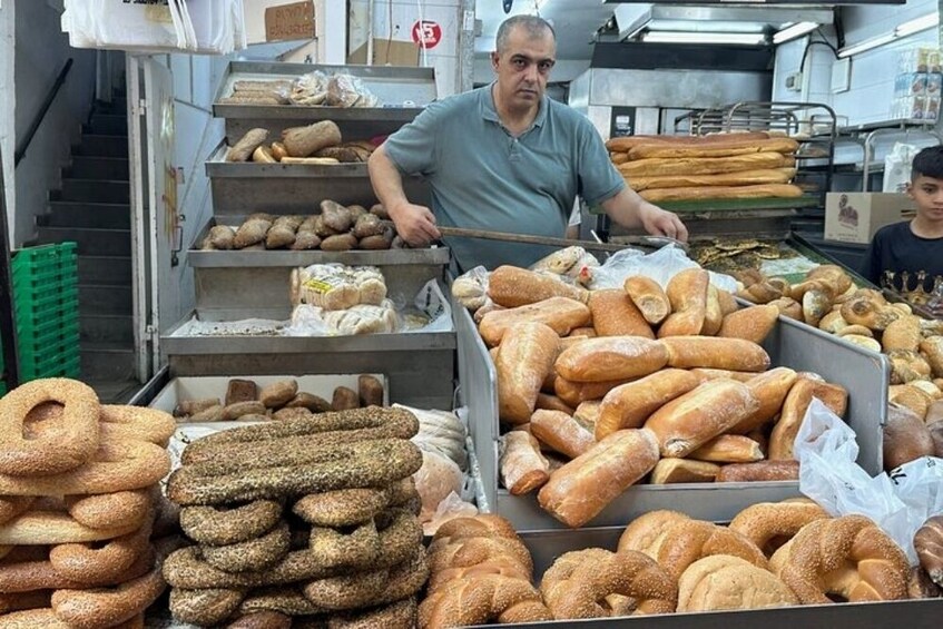 Tel Aviv: Market Food Tasting Tour at Shuk HaCarmel Private